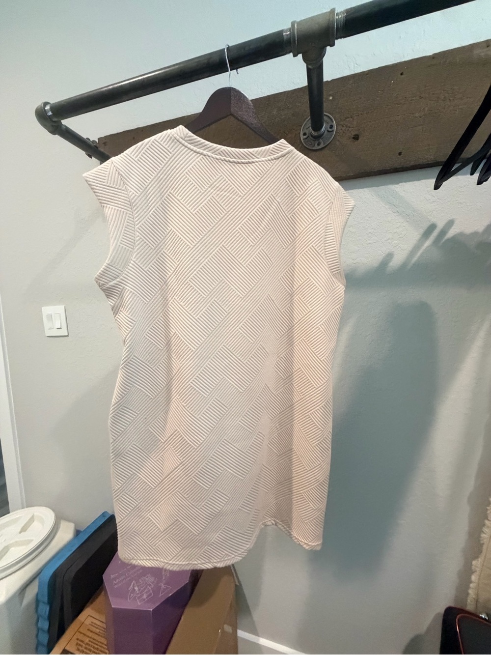 Woman’s Summer Short T-Shirt Textured Cream Midi Shift Dress - Picture 3 of 3